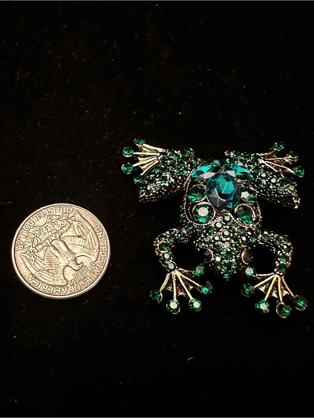 Emerald Green Glass ornate Large Frog Brooch/Pin - Women Jewelry